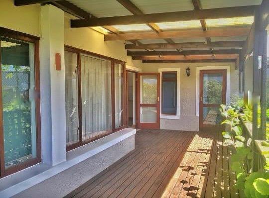 To Let 2 Bedroom Property for Rent in Hoekwil Western Cape